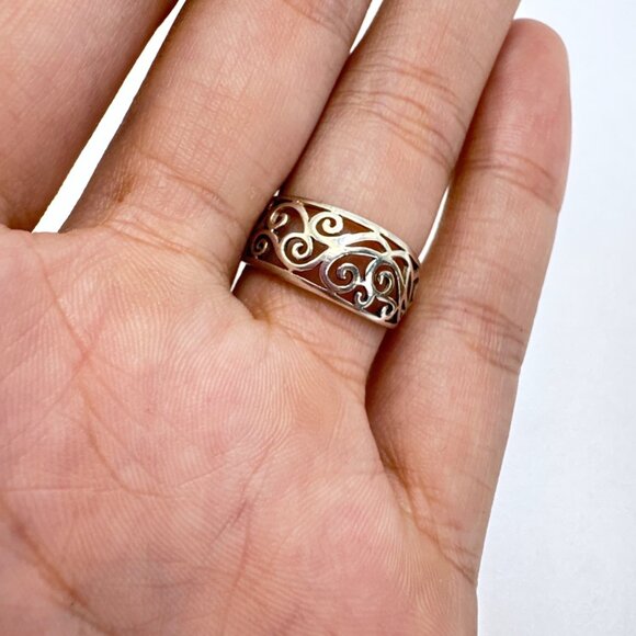 VTG Solid Sterling Silver 925 Filigree Scroll Design Tapered Band Ring Size 6.75 - Picture 6 of 9